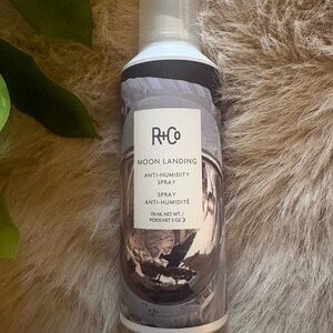 R+Co Moon Landing Anti-Humidity Spray - Gray and Black